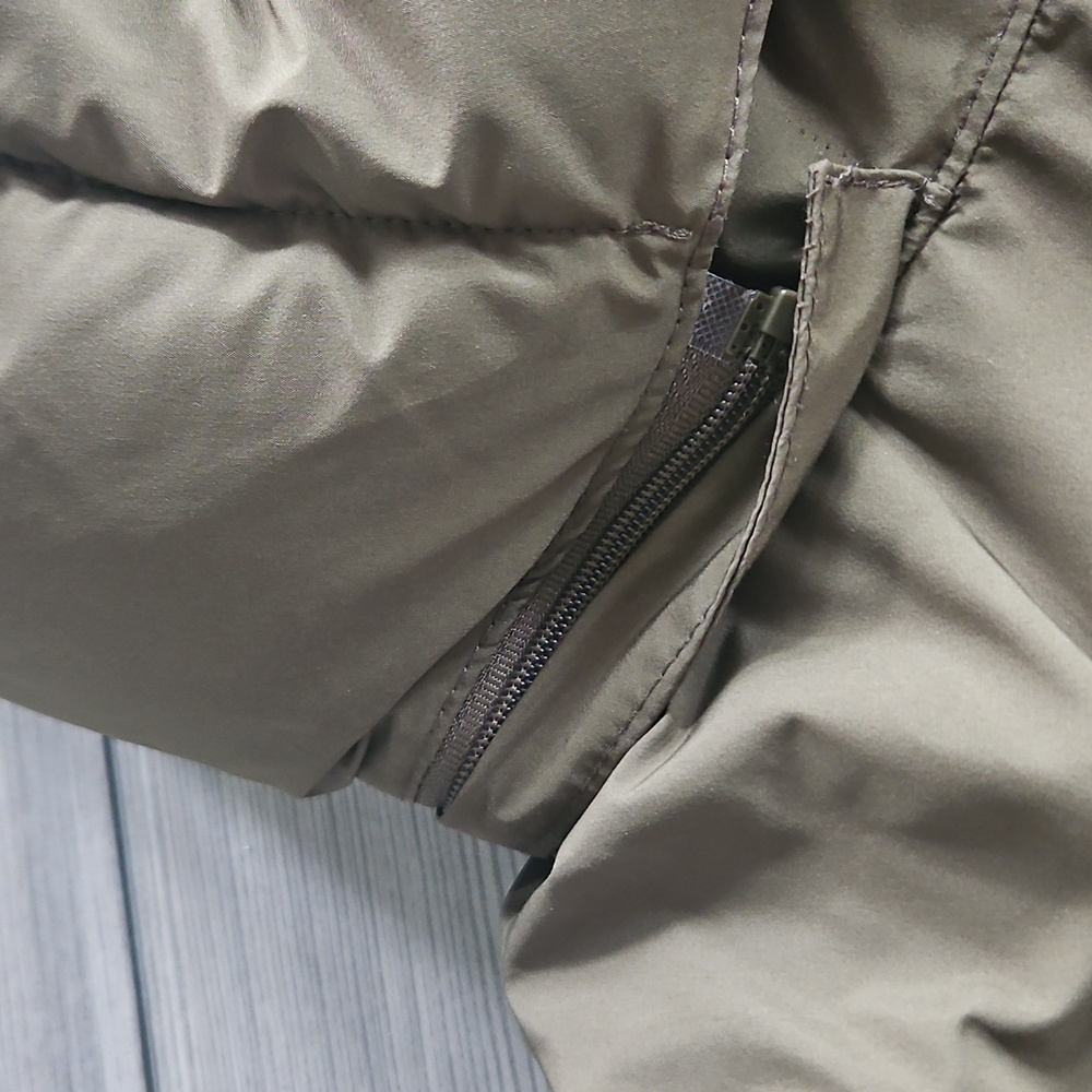 DKNY puffer jacket - Picture 6 of 11